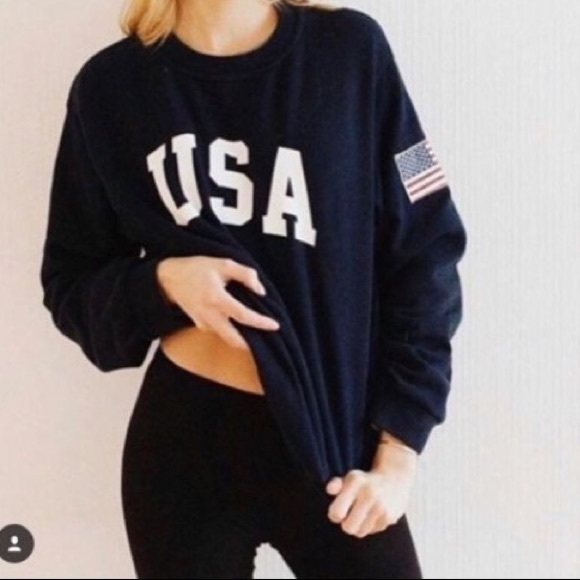 Brandy Melville Sweaters - Brandy Melville USA Crewneck